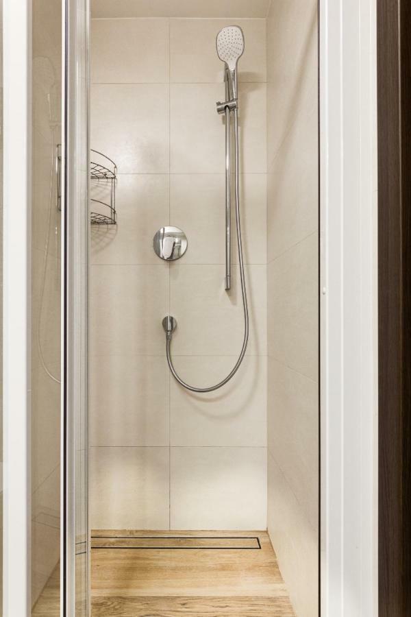 Cozy Room At Metro Station, Private Bathroom, 9Minutes Oldtown, 15Minutes Airport, Wifi 프라하 외부 사진